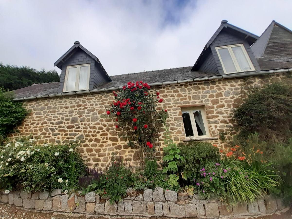 Les Touches Saint-Georges-de-Reintembault Exterior foto